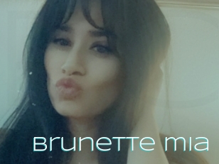 Brunette_mia