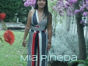 Mia_Pineda
